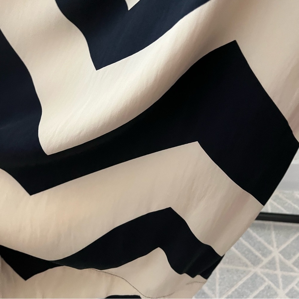 DIANE VON FURSTENBURG sz 4 Brigid Chevron Silk Dress Cream Off White Navy Stripe - Picture 8 of 13